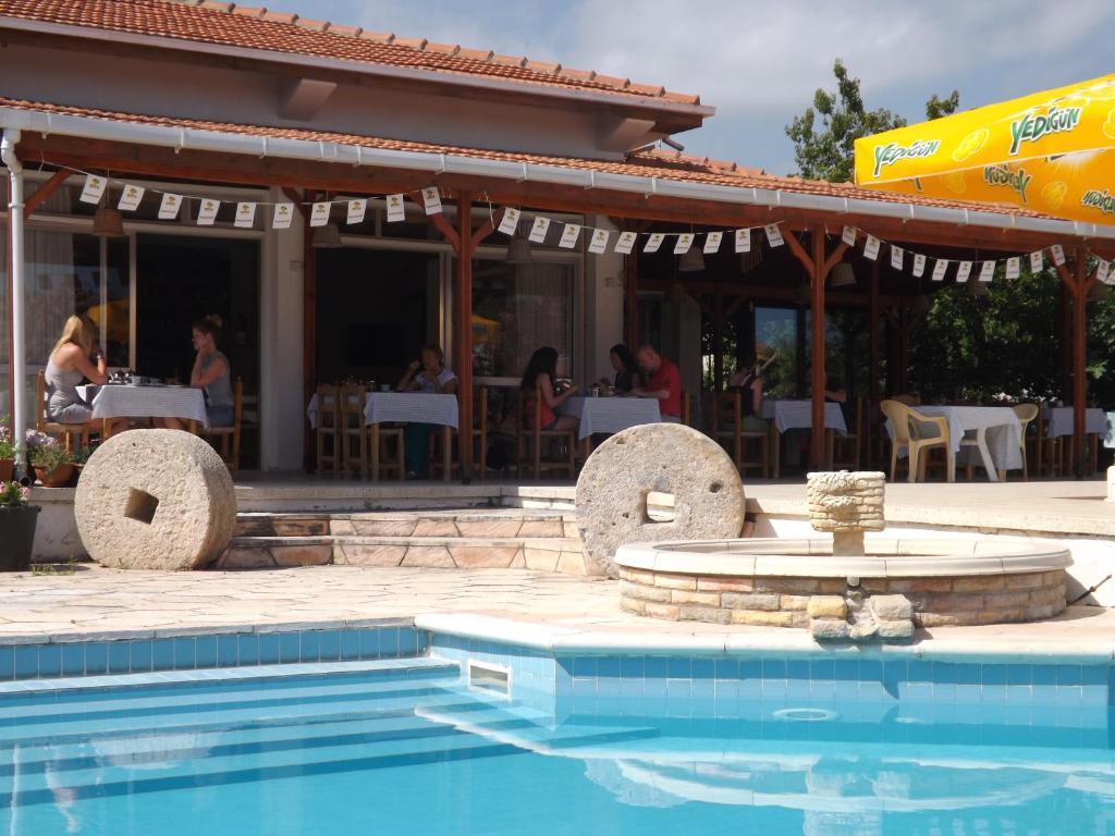 Paradise Bed and Breakfast Kazaphani