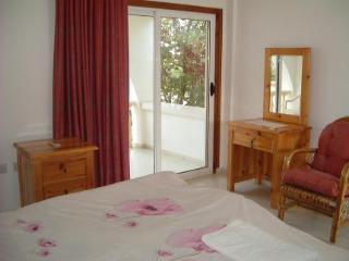 Paradise Bed and Breakfast 2*